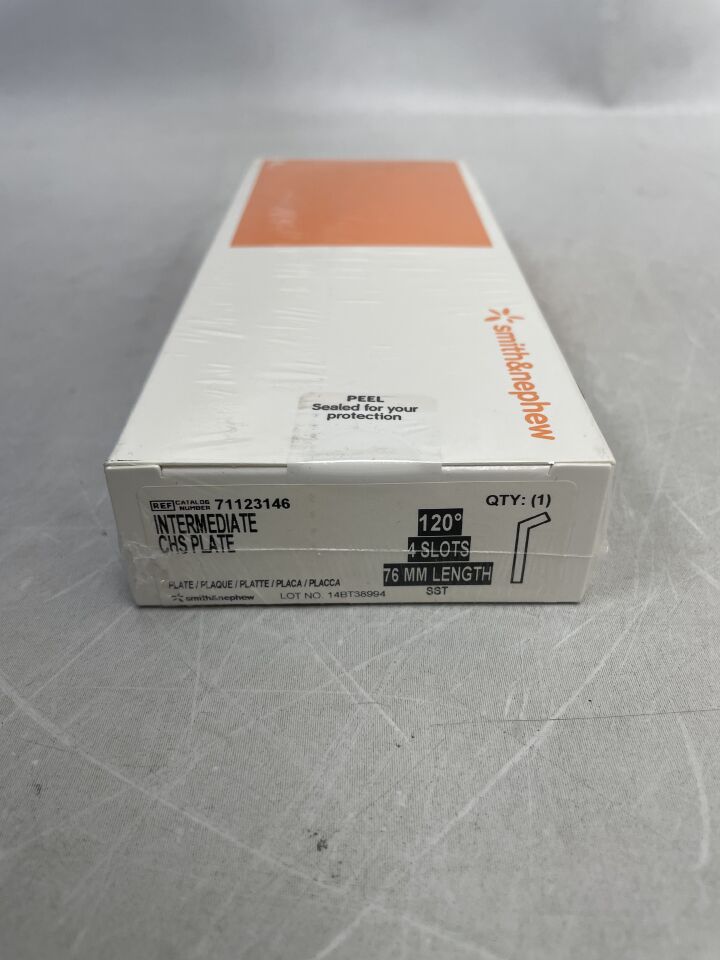 71123146 - SMITH & NEPHEW - Intermediate CHS Plate, 120 Degree, 4 Slots, 76mm, (BX/1)
