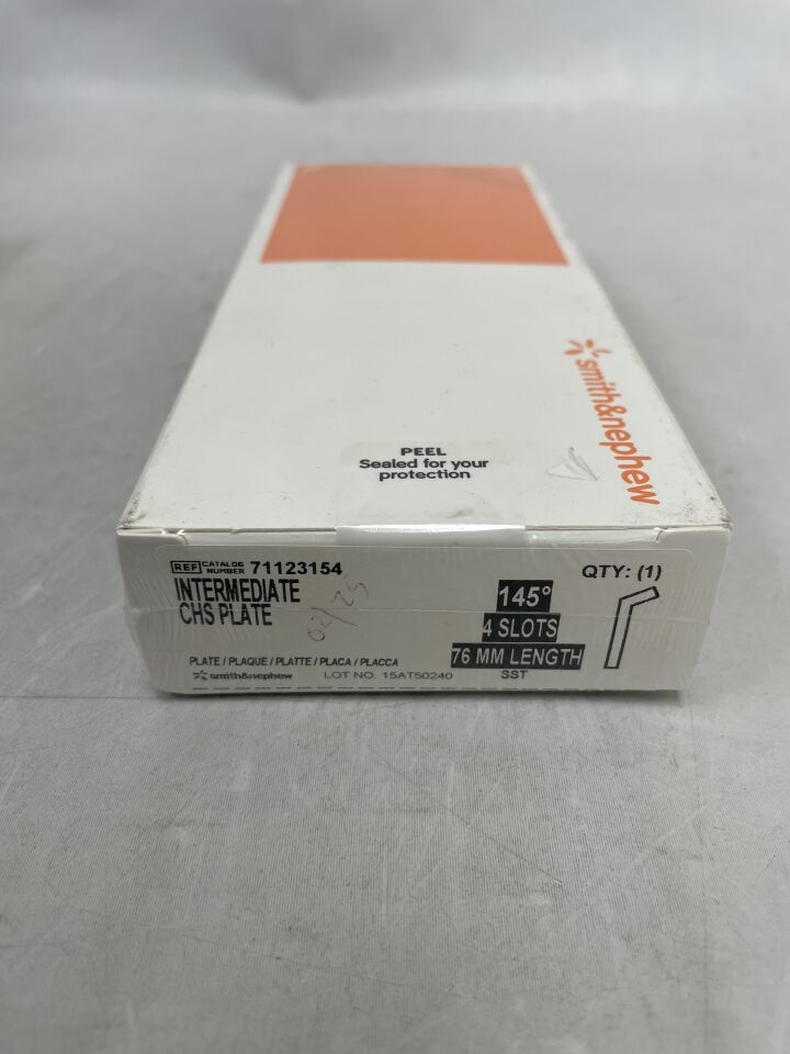 71123154 - SMITH & NEPHEW - Intermediate CHS Plate, 145 Degree, 4 Slots, 76mm, (BX/1)