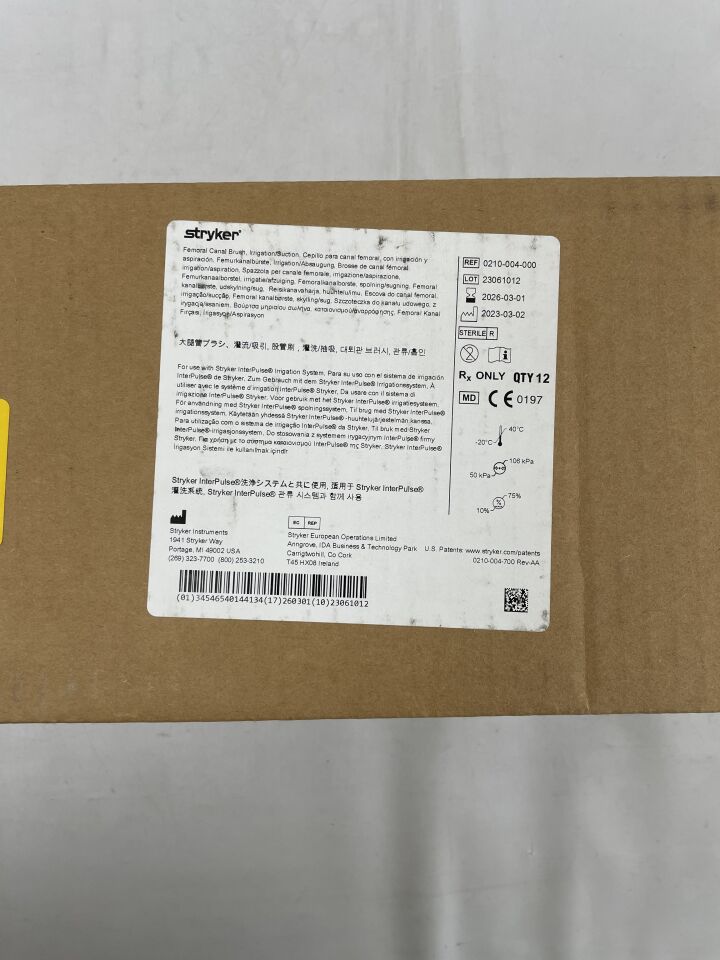 0210-004-00 - STRYKER - Cepillo para canal femoral, irrigación/succión, (caja de 12) - (Fecha de caducidad: 01/03/2026)