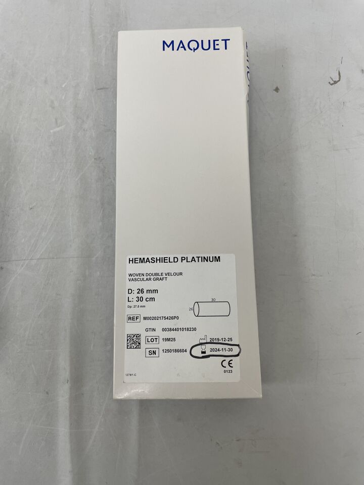 M00202175426P0 - MAQUET - Hemashield Platinum Woven Double Velour Vascular Graft D: 26mm L: 30cm, () - ( Expiry Date: )
