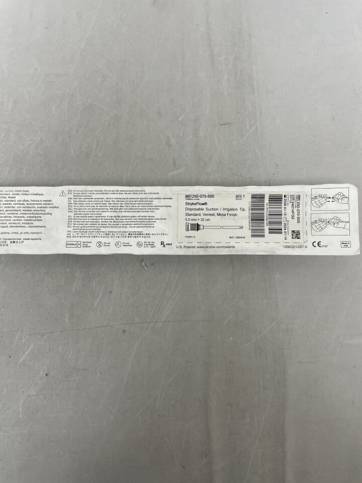 0250-070-505 - STRYKER - StrykeFlow desechable de 5 mm x 32 cm, punta regular, ventilada, acabado metálico, ( ) - ( Fecha de caducidad : )