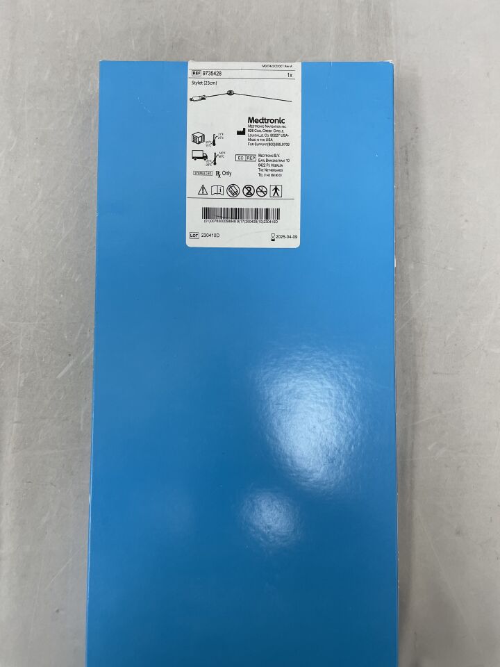 9735428 - MEDTRONIC - AxiEM Stylet, 23cm, () - ( Expiry Date: )