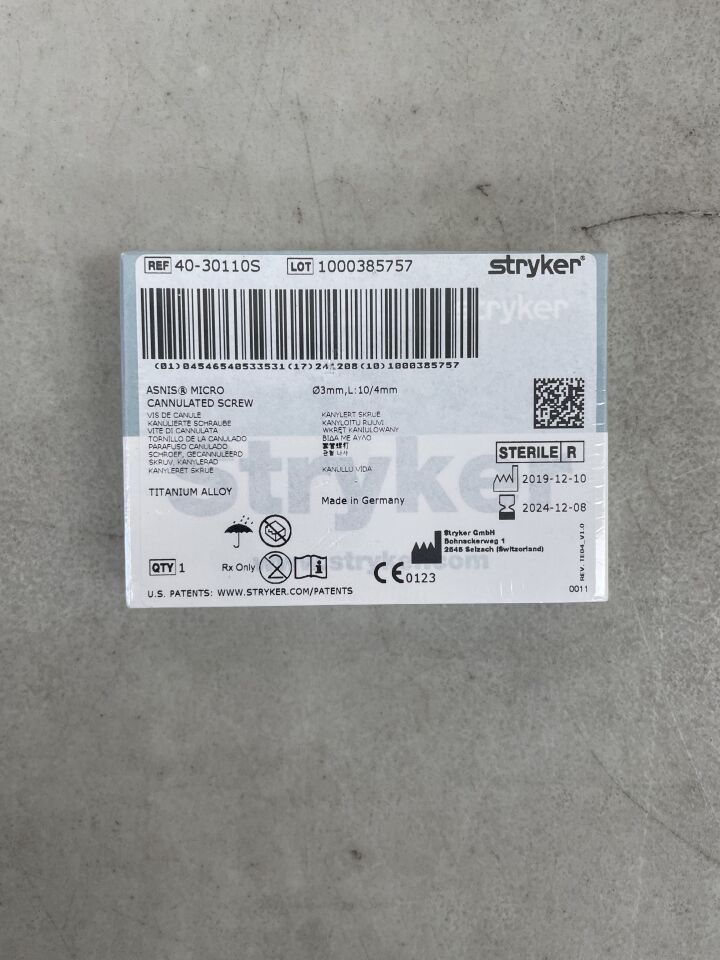 40-30110S - STRYKER - Asnis Micro Cannulated Screw, 3 x 10,4mm , (BX/1) - ( Expiry Date: 2024-12-08 )