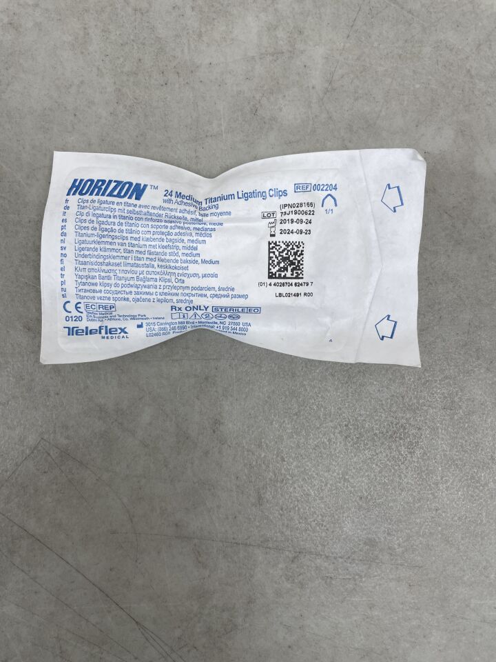 2204 - TELEFLEX - Weck Horizon Titanium Ligating Clips, Medium, 24 Clips, (EA) - ( Expiry Date: 2024-09-23 )