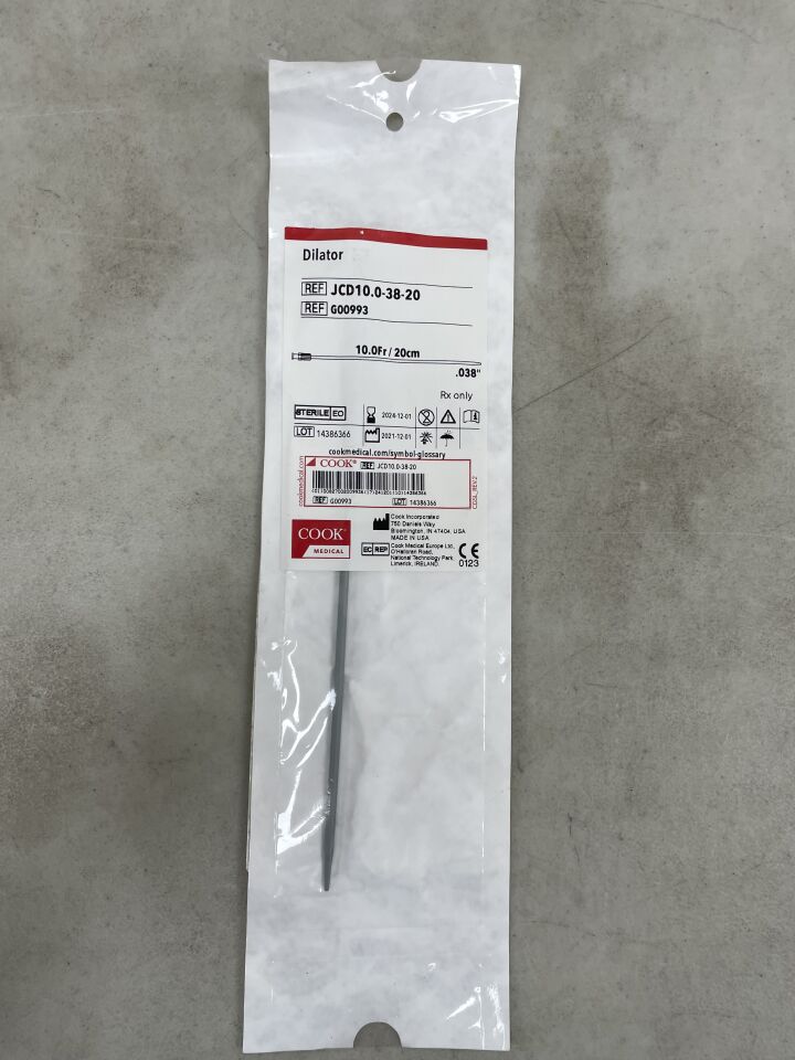 G00993 - COOK - Standard Dilator, 10 Fr x 20 cm Length, (EA) - ( Expiry Date: 2024-12-01 )