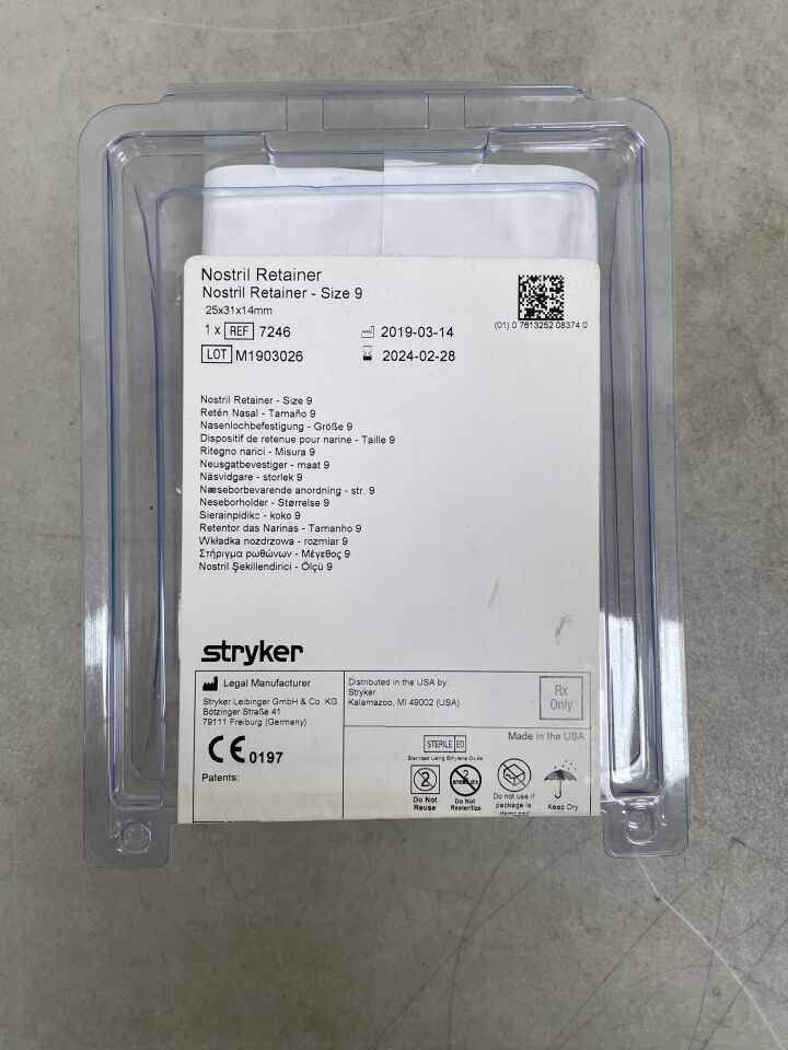 7246 - STRYKER - Nostril Retainer, Symmetric Straight Wings, 25mm x 31mm x 14mm, Size 9, () - ( Expiry Date: 2024-02-28 )
