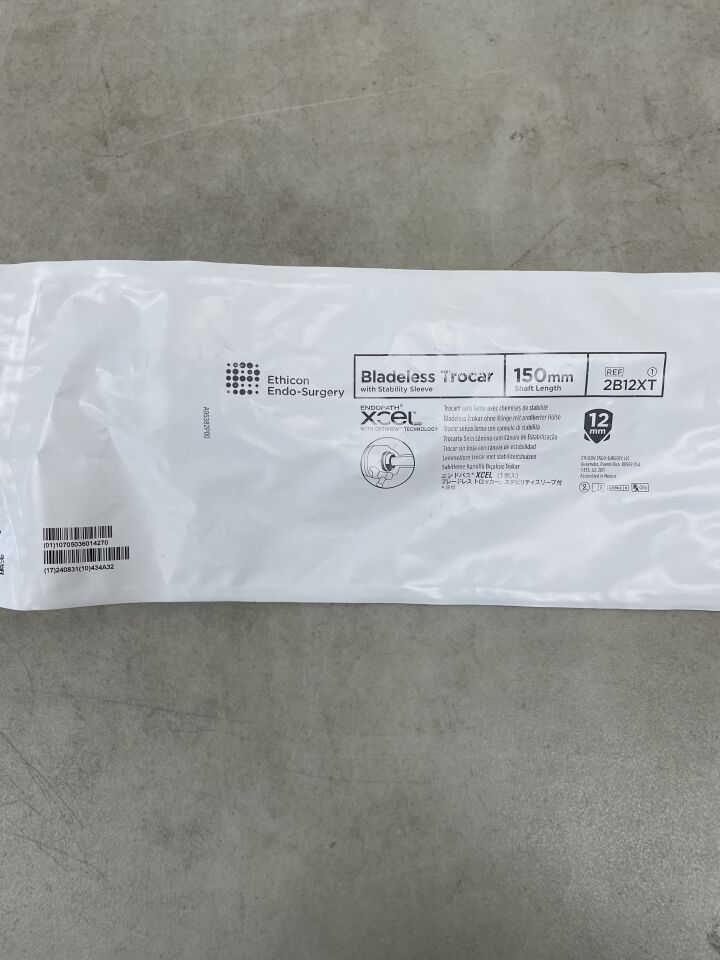 2B12XT - ETHICON - Endopath Xcel Stability Sleeve Bladeless Trocar, 12 dia. x 150 mm L Shaft, (EA) - ( Expiry Date: 2024-08-31 )
