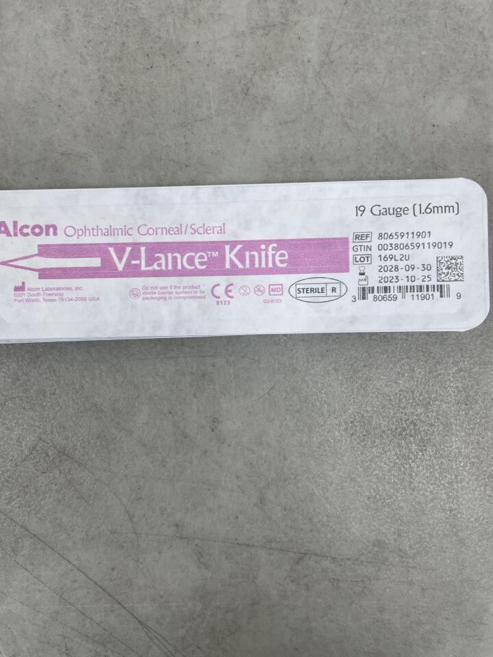 8065911901 - ALCON - Ophthalmic Corneal/Scleral V-Lance Knife, 19G Size, with MVR Blade, (EA) - ( Expiry Date: 2028-09-30 )