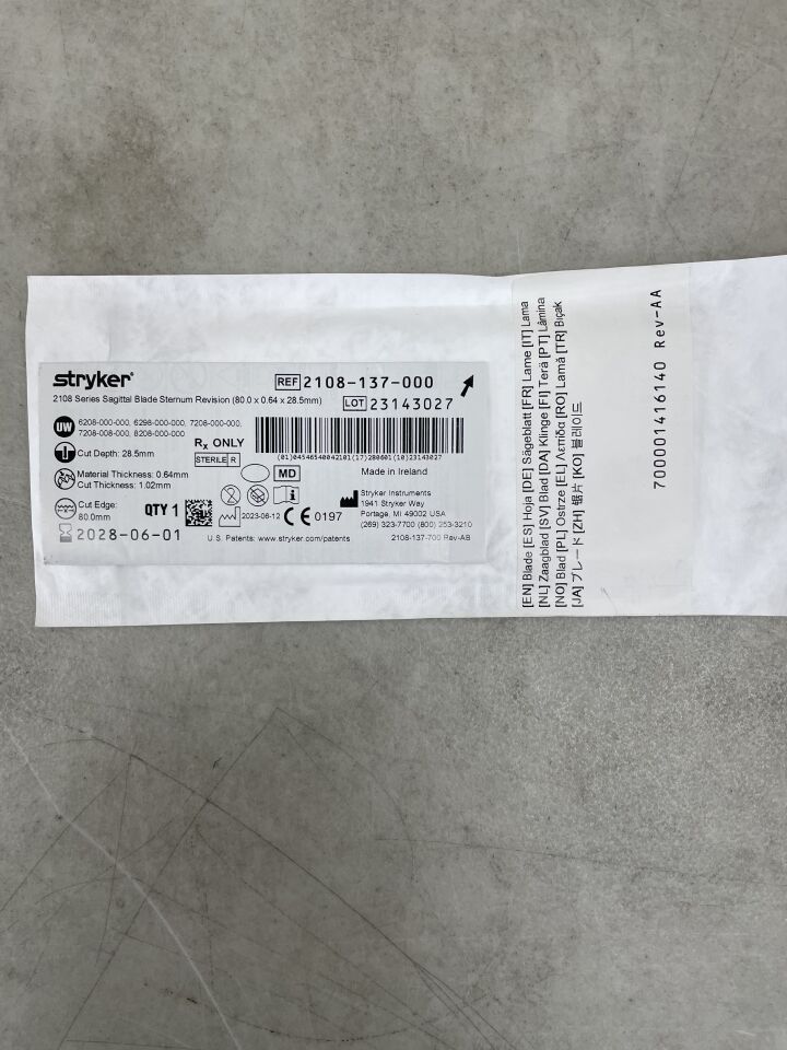 2108-137-000 - STRYKER - Standard Offset Sagittal Saw Blade, 80 L x 28.5 mm W , ( EA ) - ( Expiry Date : 2028-06-01 )