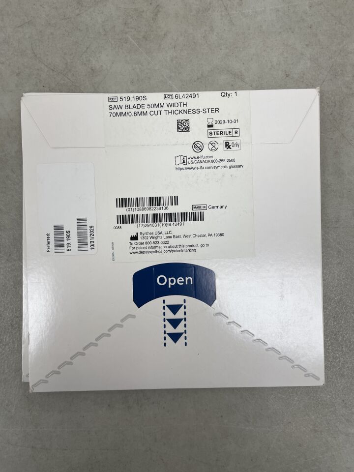 519.190S - SYNTHES - Standard Saw Blade, 70 mm Usable Length, 0.8 mm Cut Thickness, 50 mm Width, Sterile, (BX/1) - ( Expiry Date: 2029-10-31 )