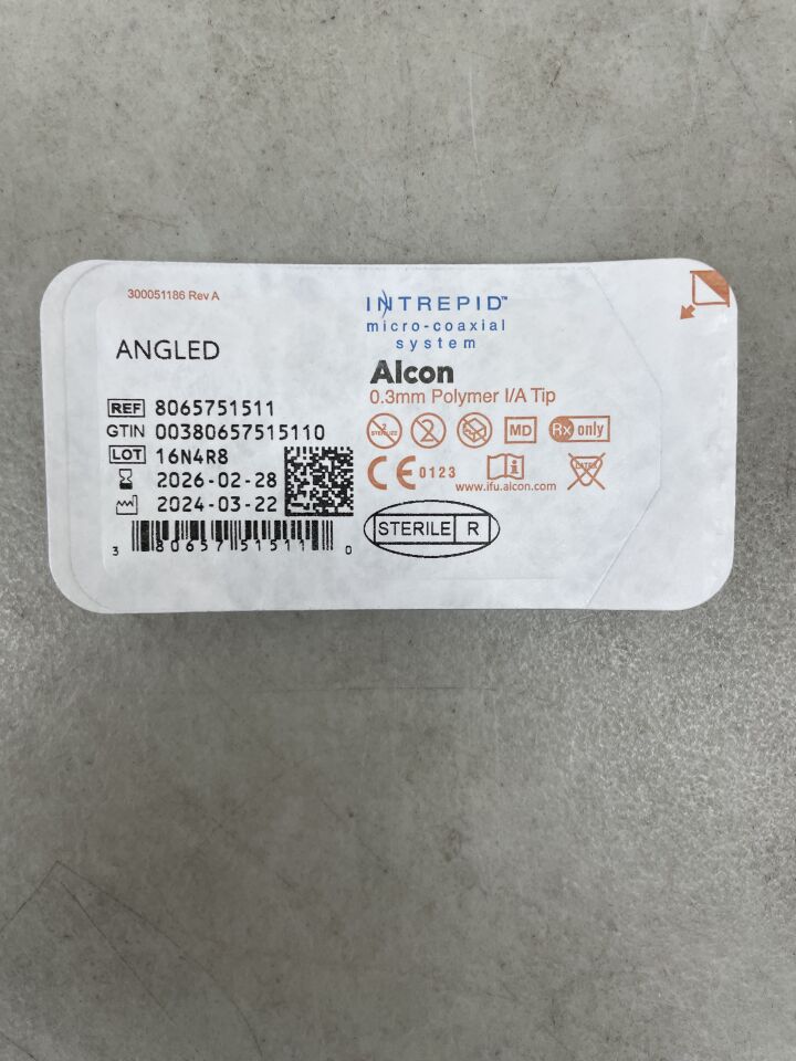 8065751511 - ALCON - Punta de polímero intrepid de 0,3 mm, curvada a 35° (unidad) - (Fecha de caducidad: 28/02/2026)