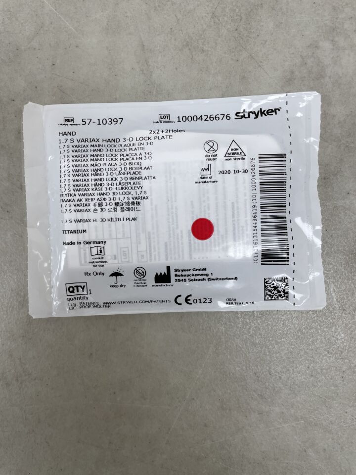 57-10397 - STRYKER - 1.7mm S VariAx Hand Locking 3D Plate, 2 x 2 + 2Hole , ( EA ) - ( Expiry Date : 2099-12-31 )