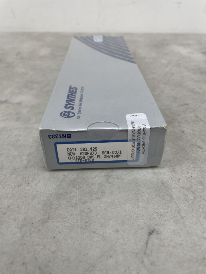 281.42S - SYNTHES - STD Barrel 2Holes / 46mm, 150Deg DHS Plate, (BX/1) - ( Expiry Date: 2099-12-31 )