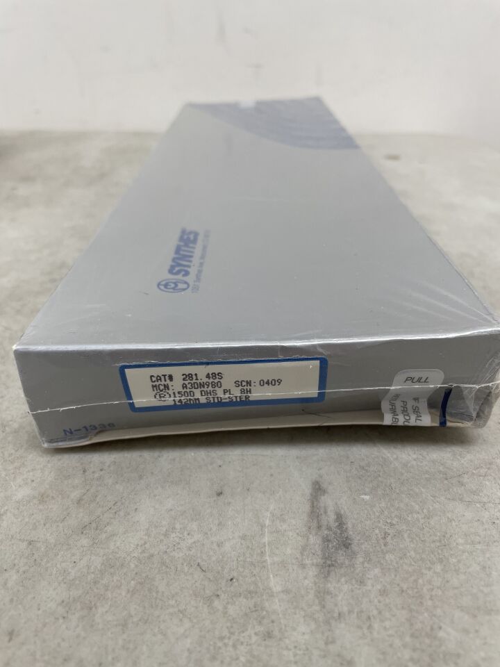 281.48S - SYNTHES - DHS Plate Long Barrel, 8 Hole, 142mm, (BX/1) - ( Expiry Date: 2099-12-31 )