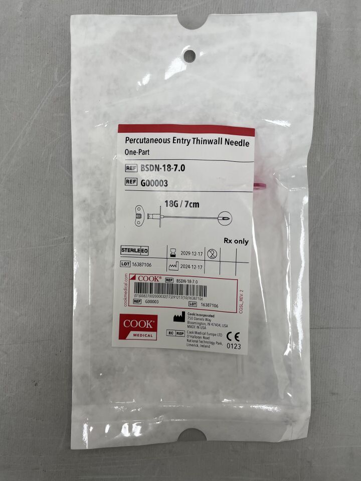 G00003 - COOK - Aguja de entrada percutánea de una pieza con placa base, 18 G x 7 cm (unidad) - (Fecha de caducidad: 17/12/2029)