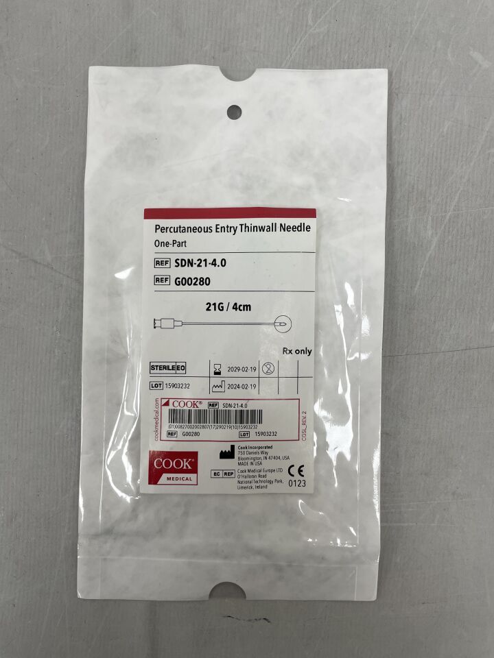 G00280 - COOK - Aguja de entrada percutánea de una pieza sin placa base, 21 G x 4 cm (unidad) - (Fecha de caducidad: 19/02/2029)