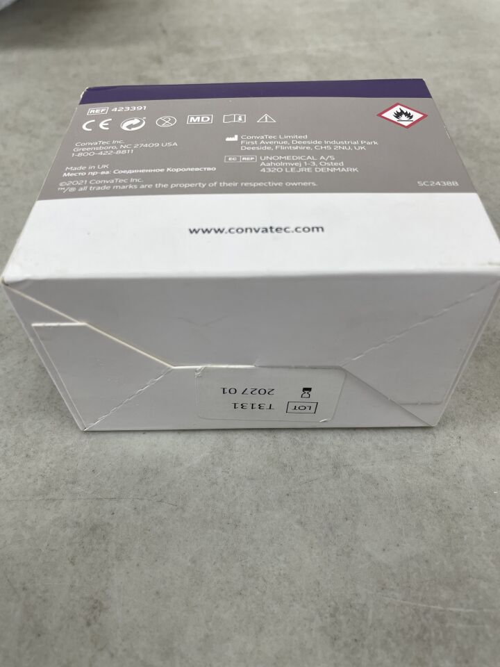 423391 - CONVATEC - Toallitas removedoras de adhesivo ESENTA para estomas y heridas, sin escozor ni alcohol (caja de 25) - (Fecha de caducidad: 01/01/2027)