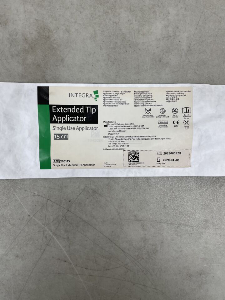 205115 - INTEGRA - Extended Tip Applicator, Single Use Applicator, 15cm, (EA) - ( Expiry Date: 2028-04-30 )
