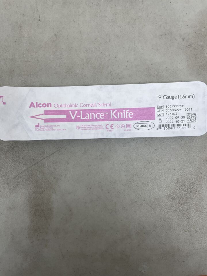8065911901 - ALCON - Ophthalmic Corneal/Scleral V-Lance Knife, 19G Size, with MVR Blade, (EA) - ( Expiry Date: 2029-09-30 )