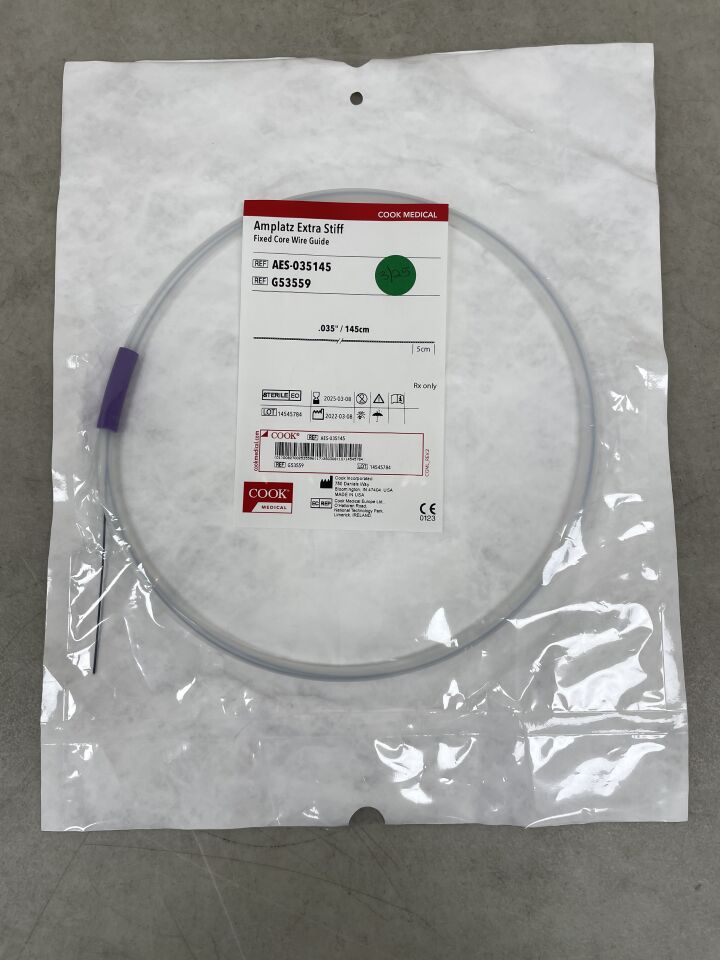 G53559 - COOK - Amplatz Extra Stiff Fixed Core Wire Guide - .035" x 145cm, (EA) - ( Expiry Date: 2025-06-23 )