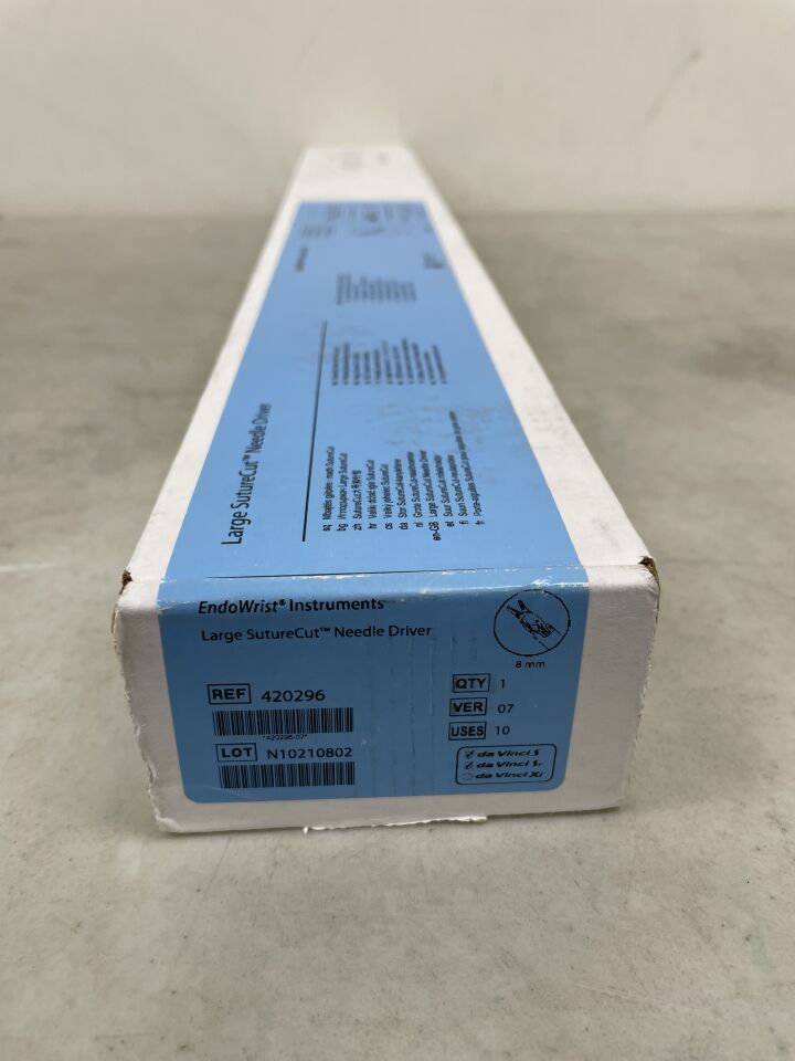 420296 - INTUITIVE SURGICAL - EndoWrist Da Vinci S/SI Large SutureCut Needle Driver, 10 Uses, 8 mm Size, (BX/1) - ( Expiry Date: 2099-12-31 )