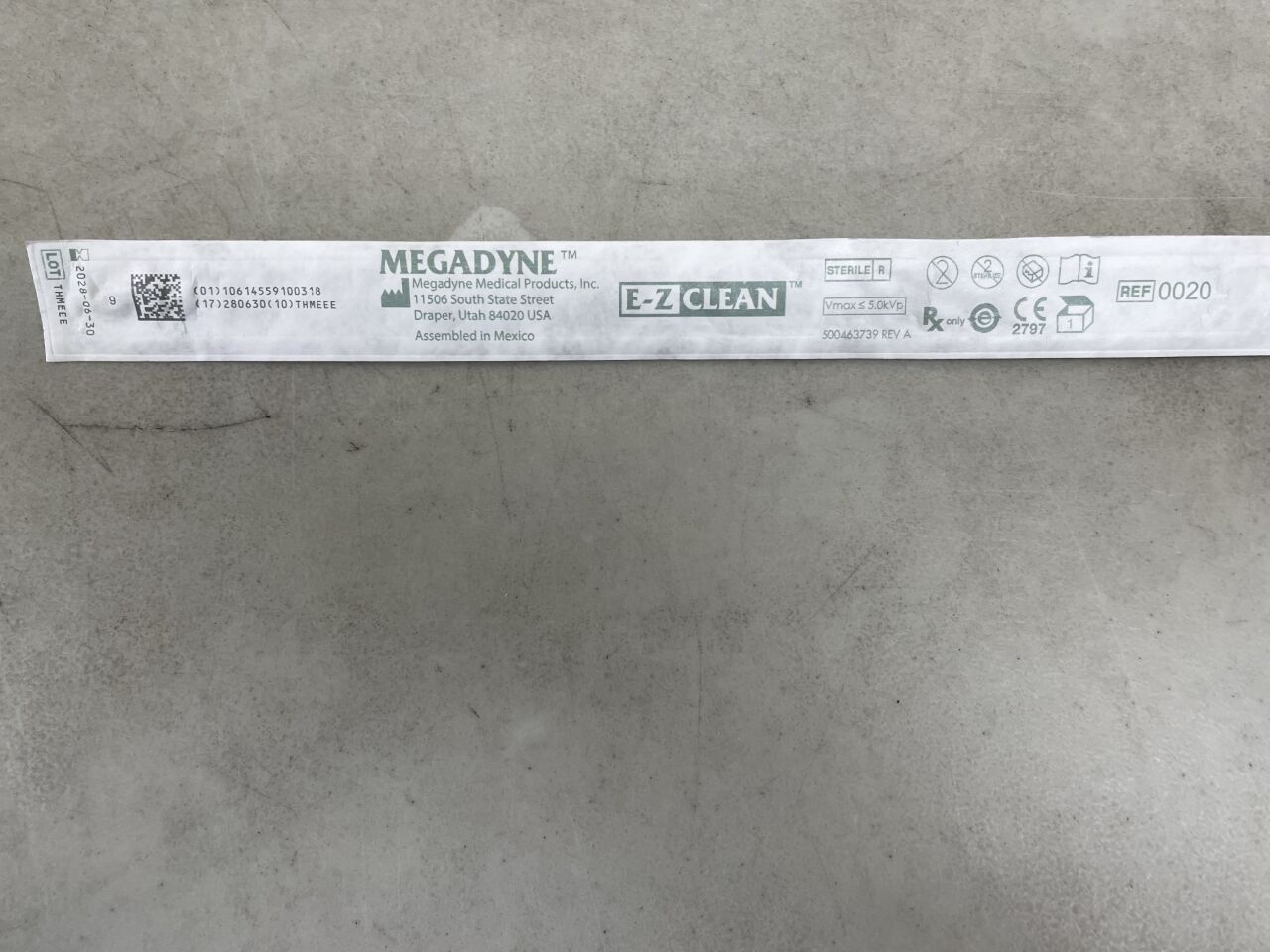 20 - MEGADYNE - E-Z CLEAN Disposable Laparoscopic Electrodes, 13.5", L-Hook , ( EA ) - ( Expiry Date : 2028-06-30 )