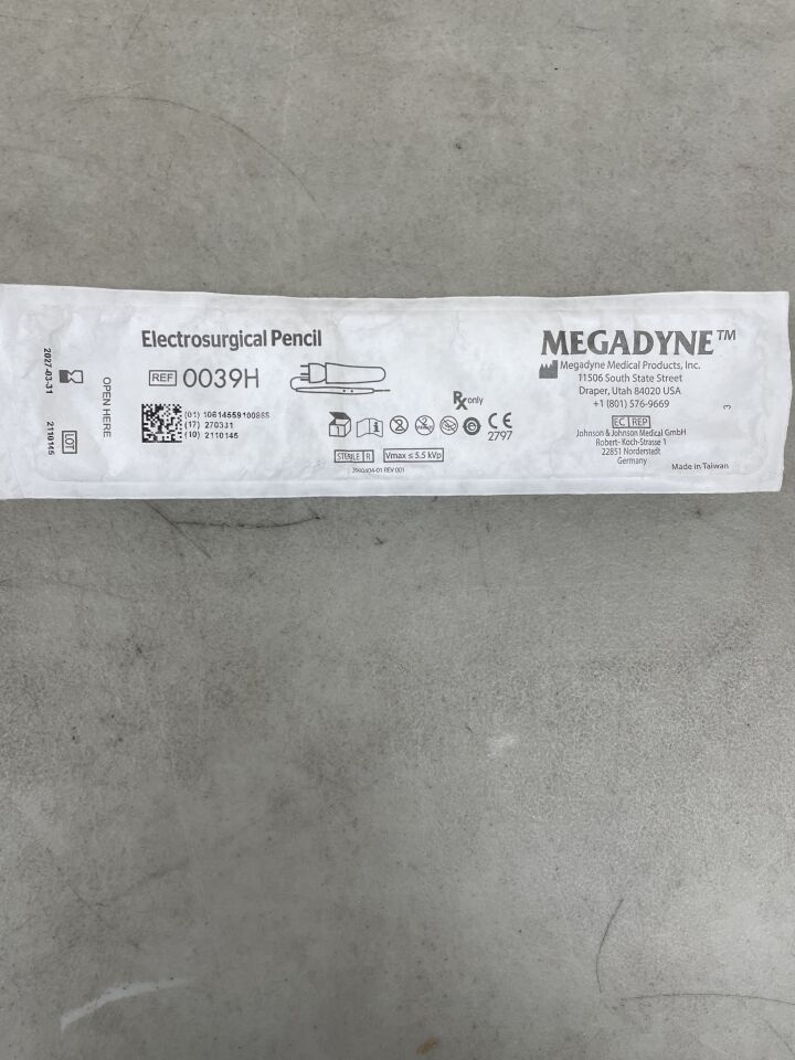 0039H - MEGADYNE - e-z clean electrosurgical pencil button switch non coated blade electrode 10 ft (3 m) cord holster, (EA) - ( Expiry Date: 2027-03-31 )