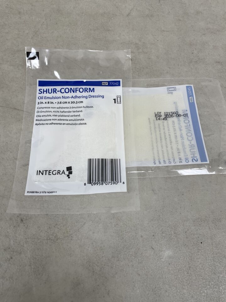 77042 - INTEGRA - Shur-Conform Oil Emulsion Dressing, Non-Adherent, 3" x 8", (EA) - ( Expiry Date: 2026-08-01 )