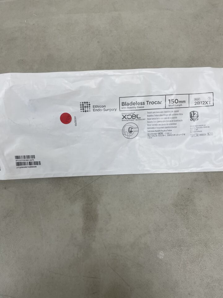 2B12XT - ETHICON - Endopath Xcel Stability Sleeve Bladeless Trocar, 12 dia. x 150 mm L Shaft, (EA) - ( Expiry Date: 2025-02-28 )