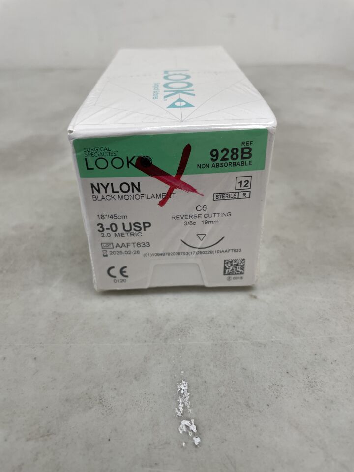 928B - SURGICAL SPECIALTIES - Black Nylon Monofilament Suture, Size 3-0, 18", C6 Needle, (BX/12) - ( Expiry Date: 2025-02-28 )