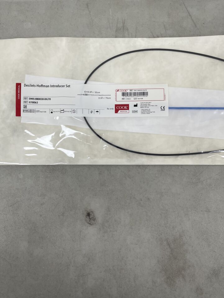 G18063 - COOK - Desilets-Hoffman Introducer Set 8F x 70cm, (EA) - ( Expiry Date: 2022-03-19 )