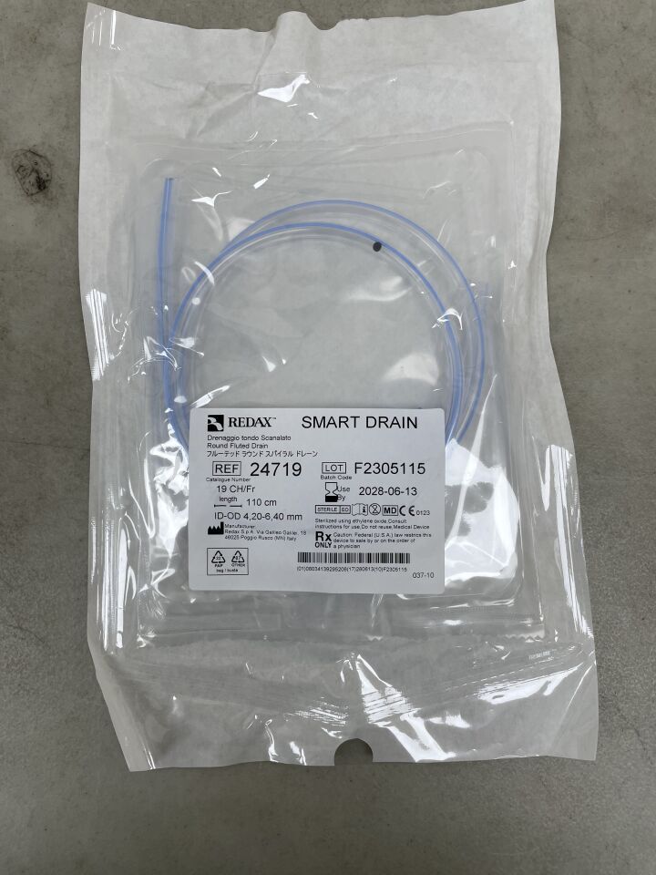 24719 - REDAX - Smart Drain, Round Fluted, 19F, 110cm, (EA) - ( Expiry Date: 2028-06-13 )