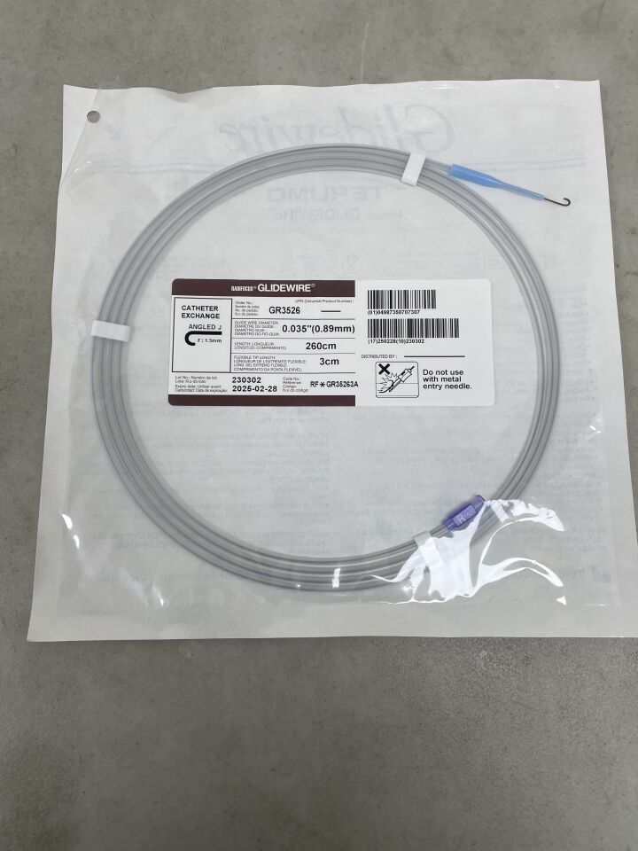GR3526 - TERUMO - Radifocus Glidewire - Angled J, Catheter Exchange - .035" x 260cm x 3cm, (EA) - ( Expiry Date: 2025-11-04 )
