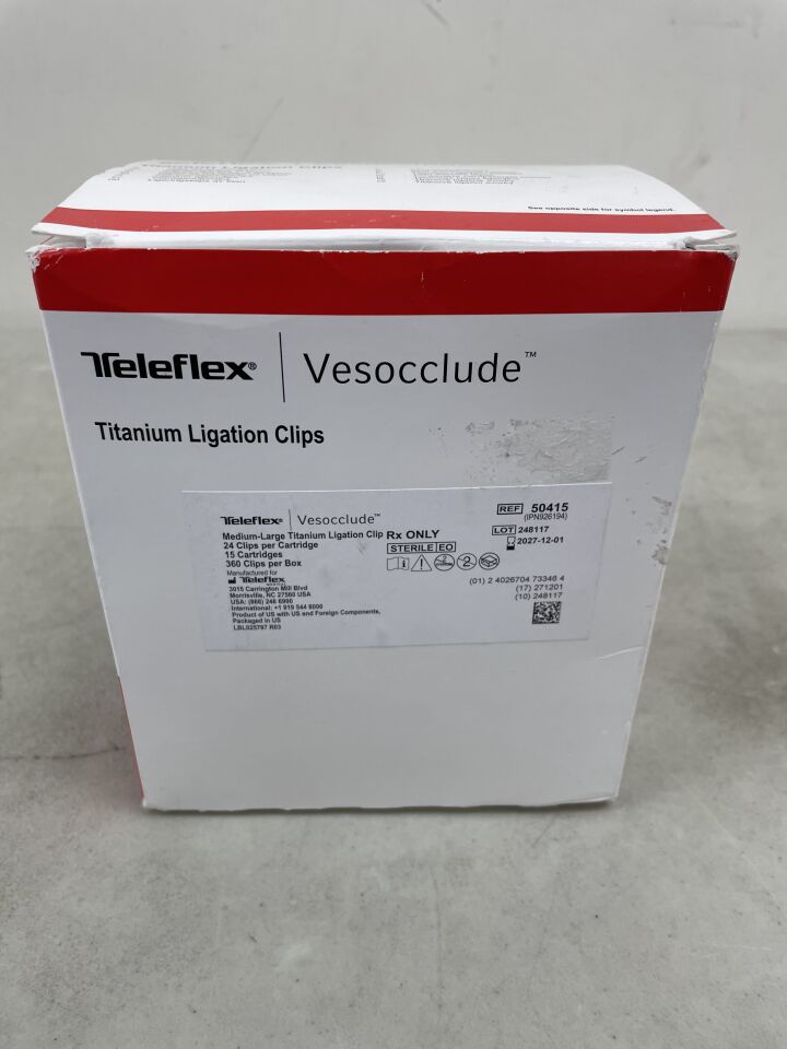 50415 - TELEFLEX - Vesocclude Titanium Ligating Clips: Medium-Large, 24 Clips , ( BX/15 ) - ( Expiry Date : 2027-12-01 )