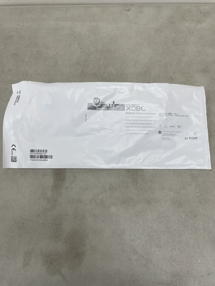 B12XT - ETHICON - Endopath Xcel Stability Sleeve Bladeless Trocar, 12 dia. x 150 mm L Shaft, (EA) - ( Expiry Date: 2025-10-31 )