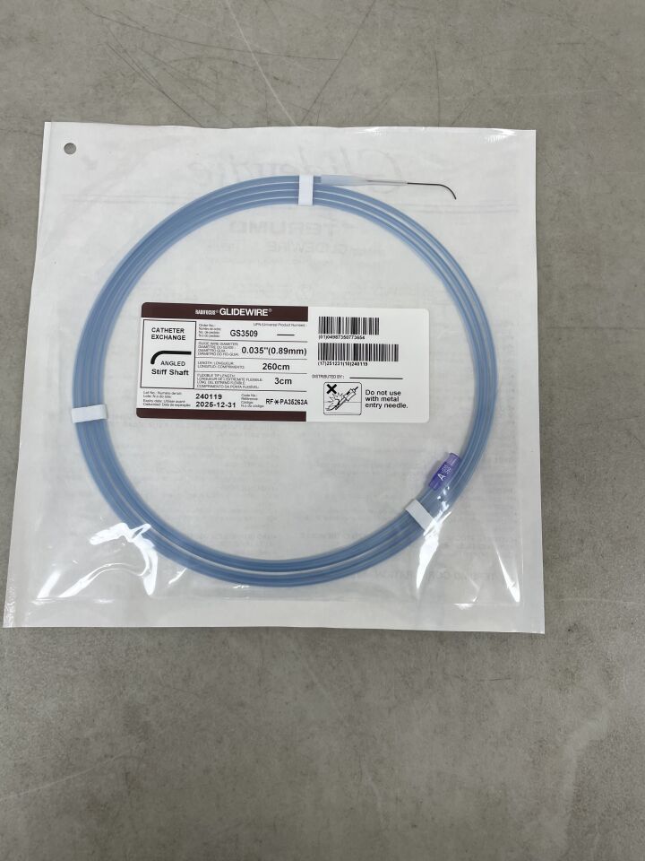 GS3509 - TERUMO - Radifocus Glidewire - Angled , Stiff Shaft - .035" x 260cm x 3cm, (EA) - ( Expiry Date: 2025-12-31 )