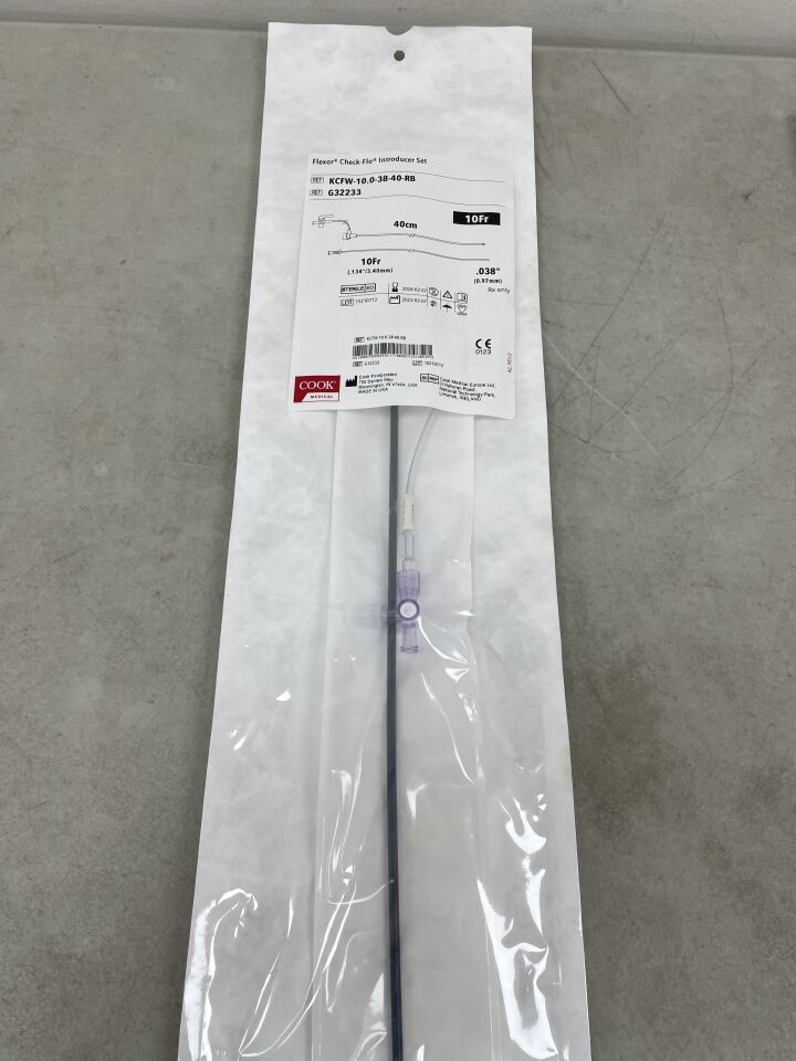 G32233 - COOK - Flexor Introducer w/Large Check-Flo Valve 10F x 40cm, 0.038", (EA) - ( Expiry Date: 2026-02-07 )