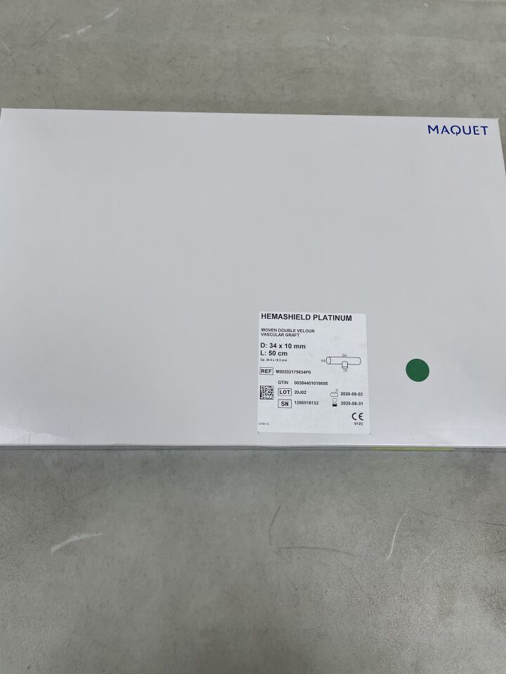 M00202175834P0 - MAQUET - Hemashield Platinum Woven Vascular Graft, 34mm x 30cm, (BX/1) - ( Expiry Date: 2025-08-31 )