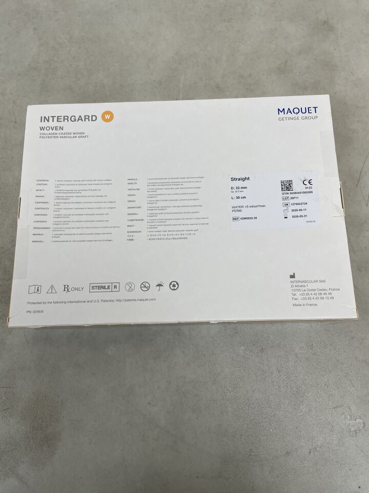 IGW0032-30 - MAQUET - Intergard Woven Collagen Coated Polyester Vascular Prothesis, 32mm, 30cm, (BX/1) - ( Expiry Date: 2025-05-31 )