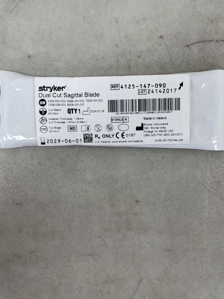 4125-147-090 - STRYKER - Dual Cut Bone Saw Blade, 1.47 mm Cut Thickness, 1.37 mm Ma, (EA) - ( Expiry Date: 2029-06-01 )