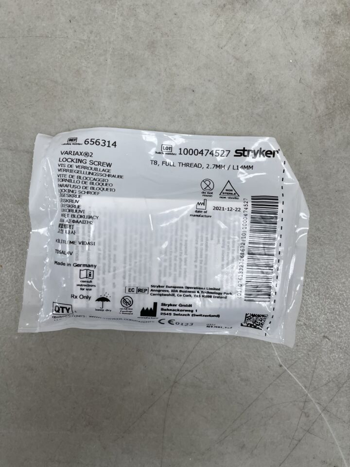 656314 - STRYKER - VariAx 2 T8 Drive Fully Threaded Locking Screw, 2.7 dia. x 14 mm Length, (EA) - ( Expiry Date: 2099-12-31 )