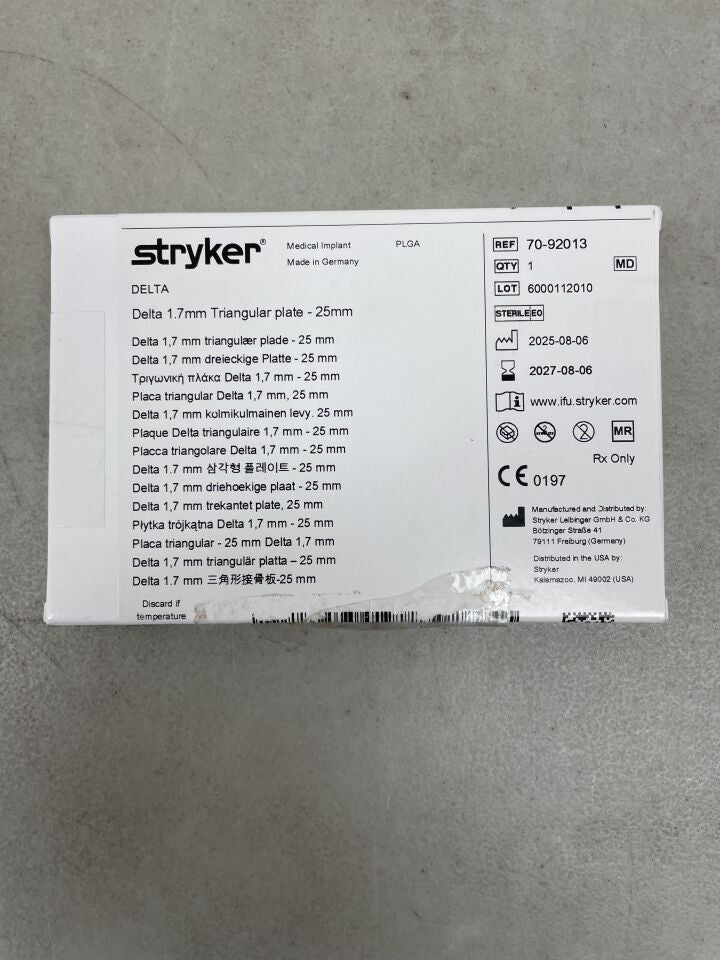 70-92013 - STRYKER - Delta 1.7mm Triangle Plate 25mm x 25mm, 0.5mm Thick, (BX/1) - ( Expiry Date: 2027-08-06 )