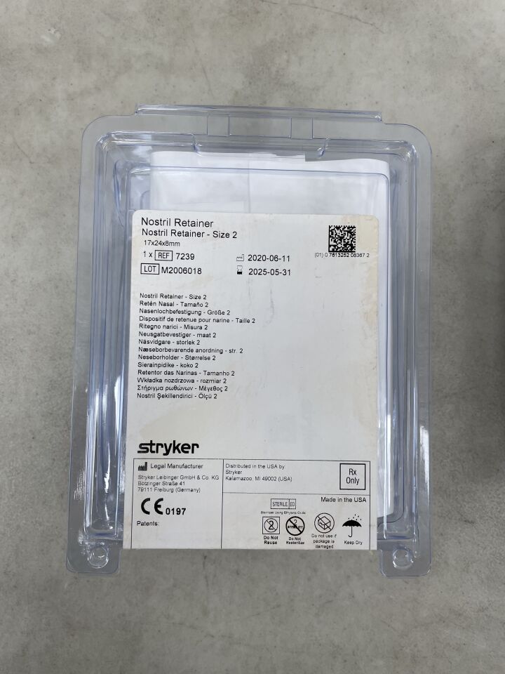 7239 - STRYKER - Nostril Retainer, Symmetric Straight Wings, 17mm x 24mm x 8mm, Size 2, (EA) - ( Expiry Date: 2025-10-31 )