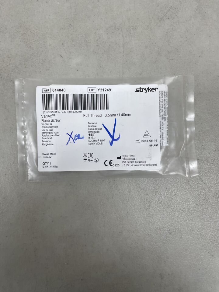 614840 - STRYKER - VariAx Titanium Fully Threaded Self-Tapping Bone Screw, 3.5 x 40 mm, (EA)