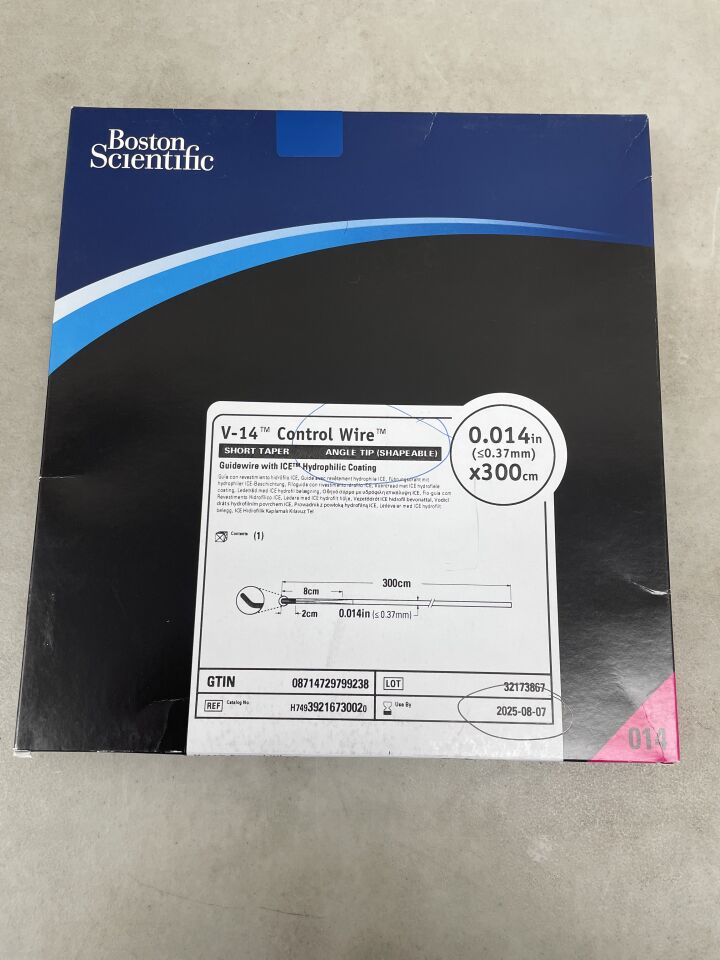 3921673002 - BOSTON SCIENTIFIC - V-14 Control Wire with ICE Hydrophilic Coating - Short Taper, Angle Tip (Shapeable) Guidewire - .014" x 300cm, (BX/1) - ( Expiry Date: 2025-08-07 )