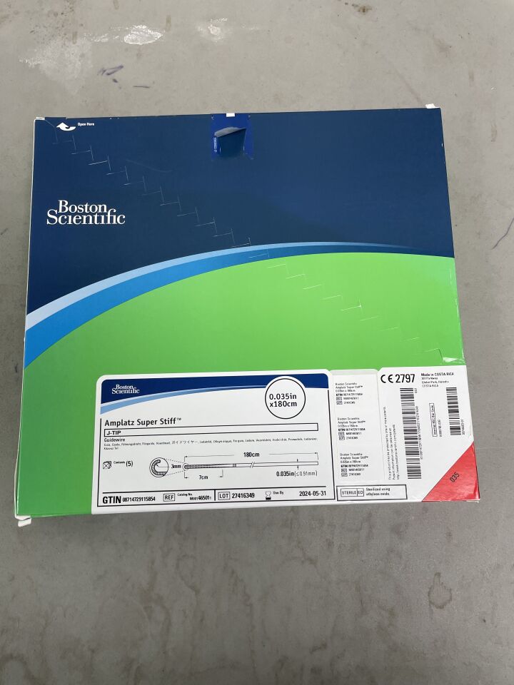 46501 - BOSTON SCIENTIFIC - Amplatz Super Stiff Guidewire - J-Tip - .035'' x 180cm, (BX/5)