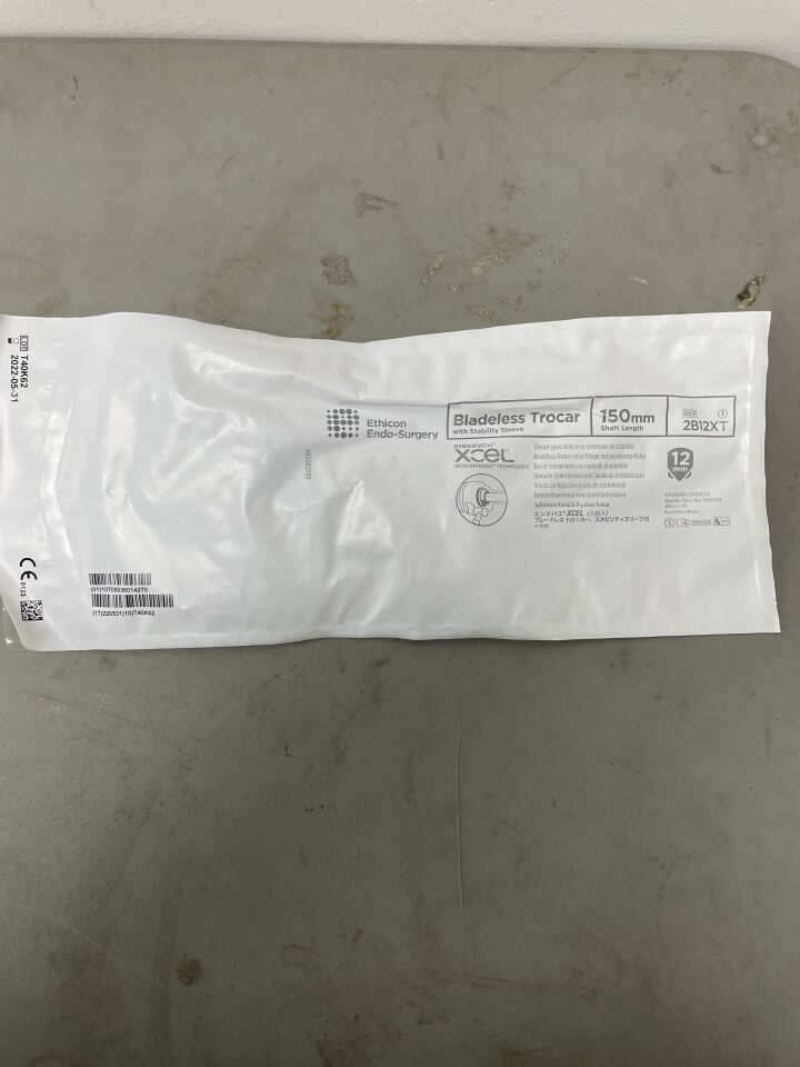 2B12XT - ETHICON - Endopath Xcel Stability Sleeve Bladeless Trocar, 12 dia. x 150 mm L Shaft, (EA)