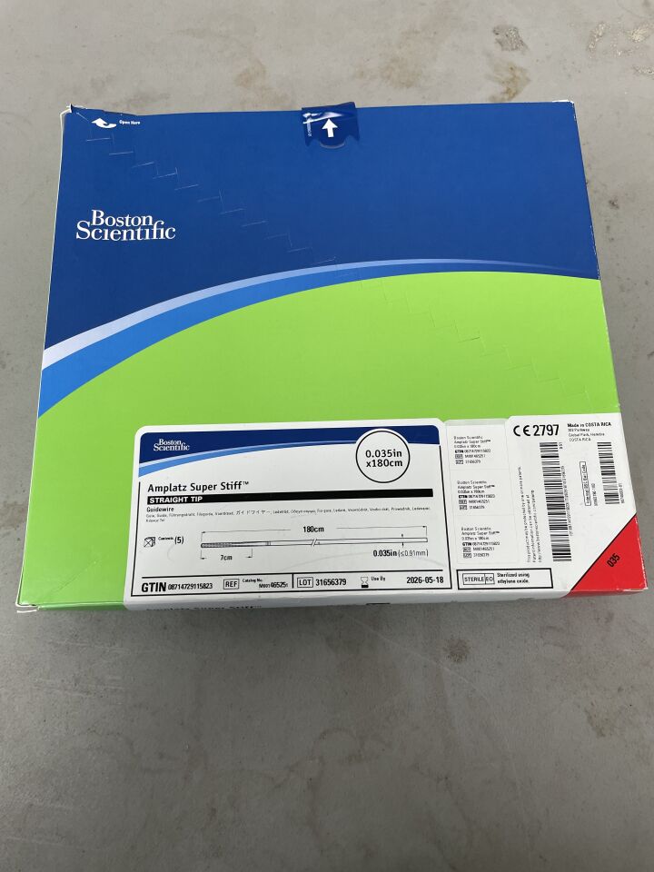 46525 - BOSTON SCIENTIFIC - Amplatz Super Stiff Guidewire - Straight Tip - .035" x 180cm, (BX/5)