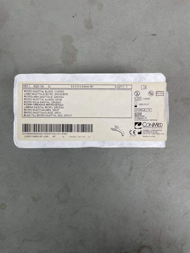 5023-134 - CONMED - Micro Sagittal Blade, Coarse, 9 L x 5.5 mm W, 0.6 mm Cut Thickness, 0.4 mm Material Thickness, 90 ° Angled, (EA)