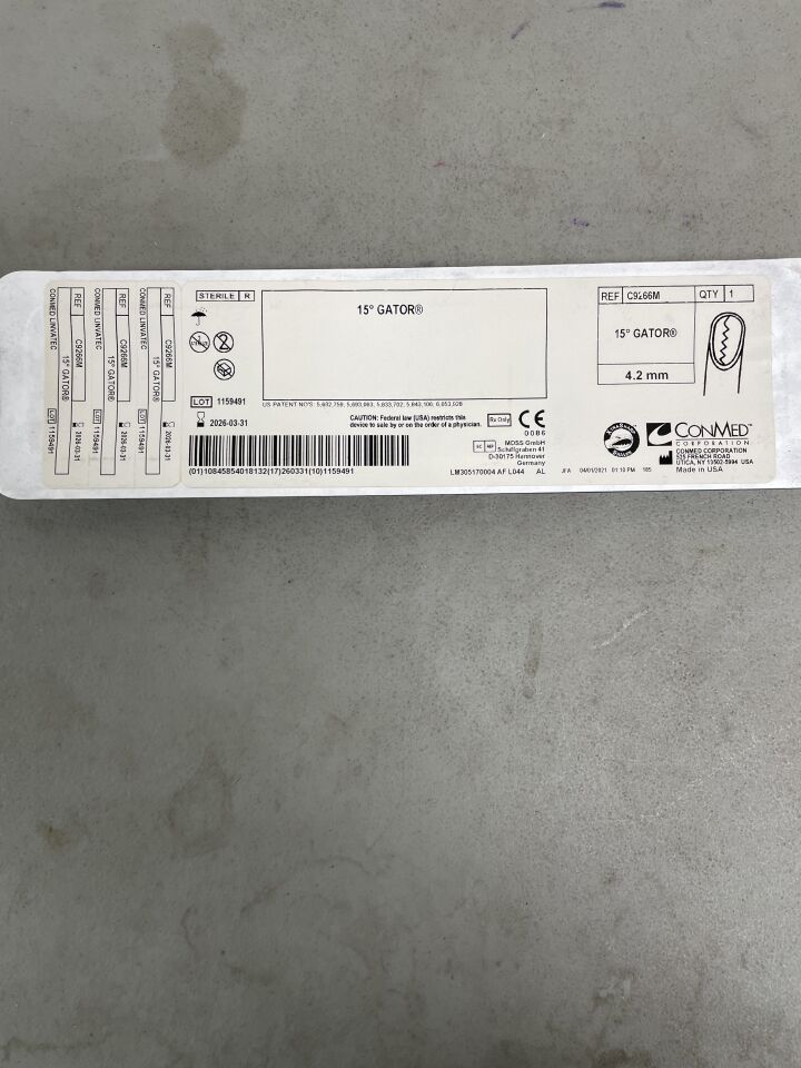 C9266M - CONMED - Merlin Non-Bendable Gator Arthroscopy Blade, 4.2 mm dia. x 13 cm Working Length, (EA)